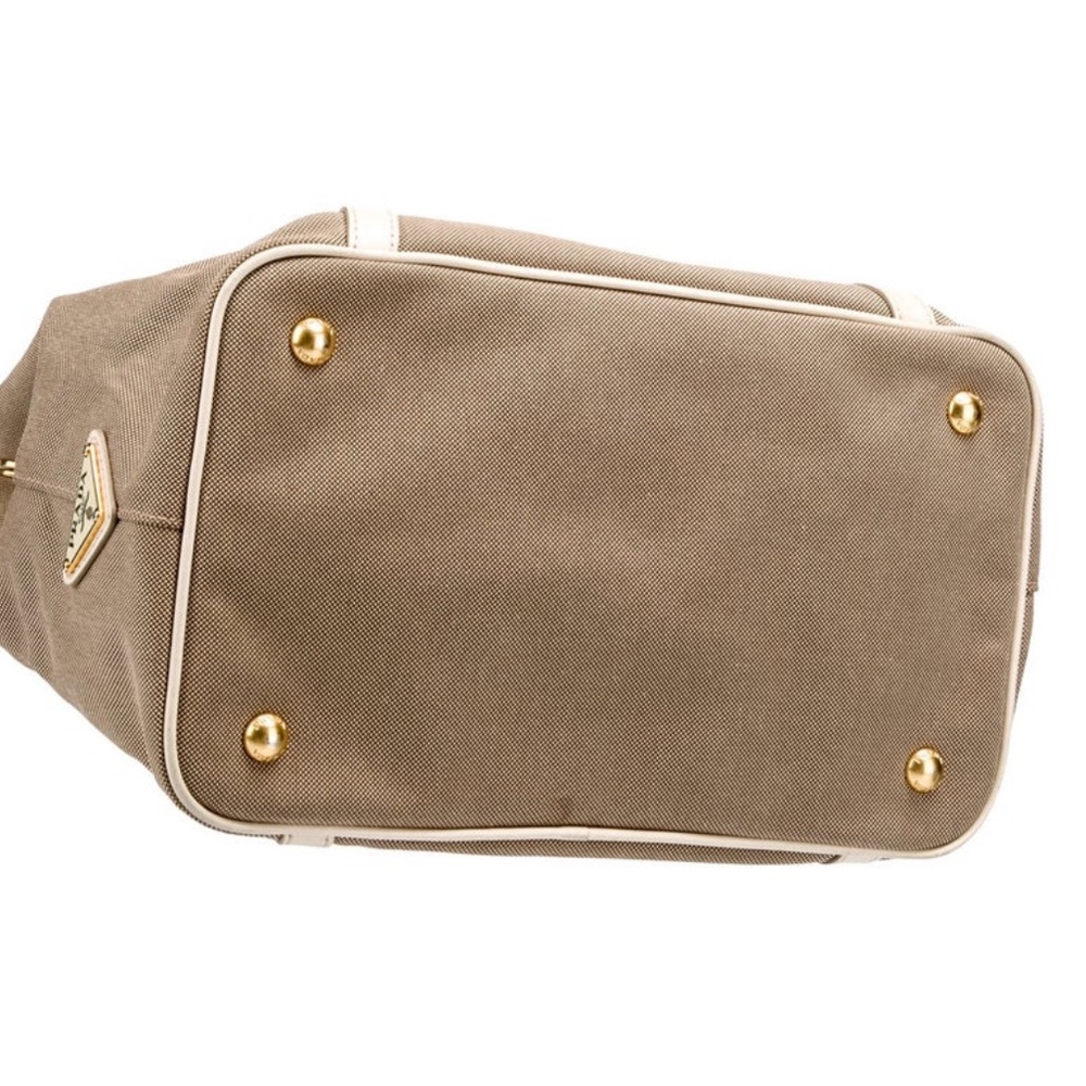 Prada Beige and Cream Tote Bag - Picture 4 of 16